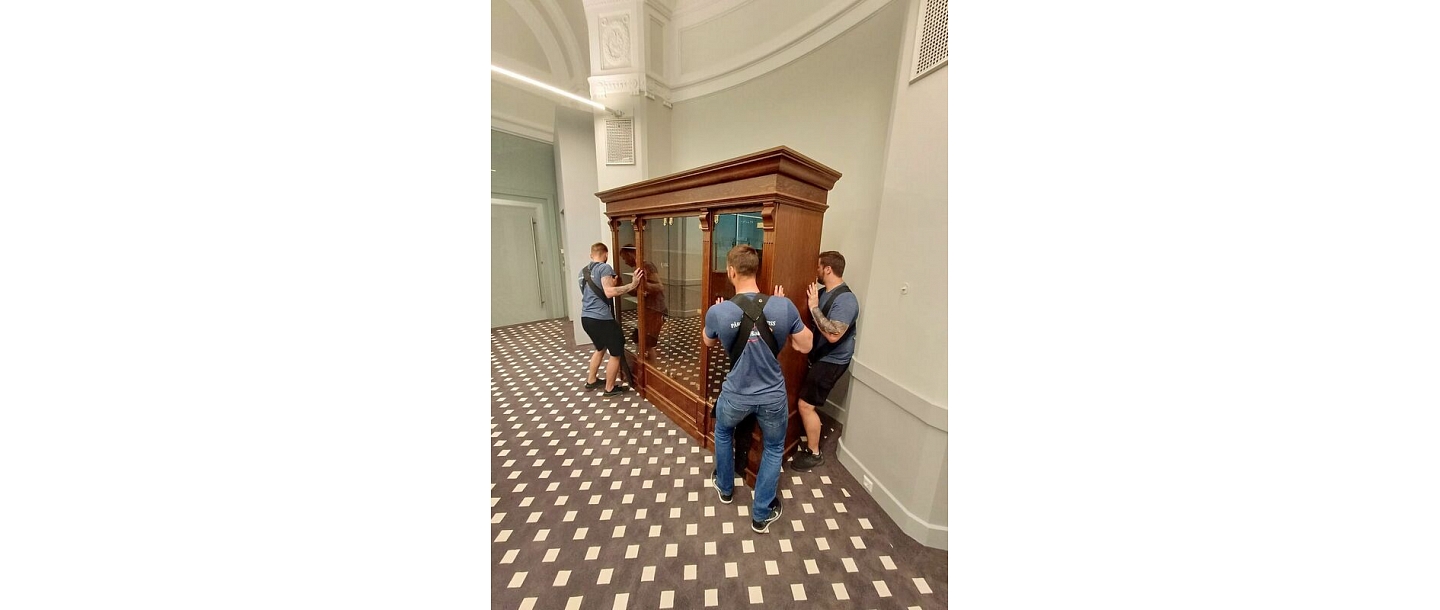 Furniture transportation